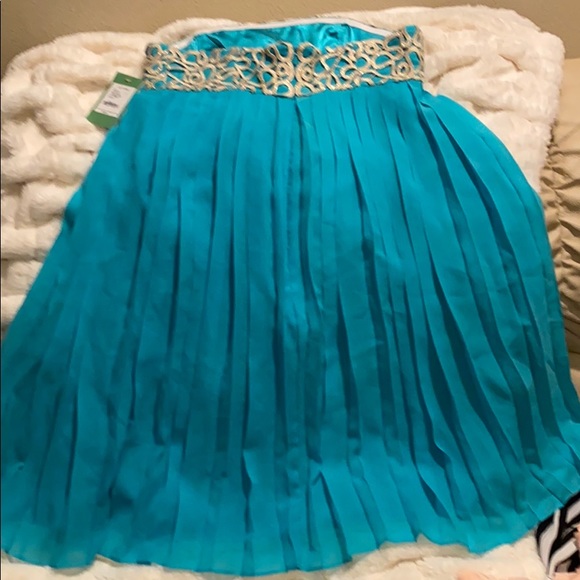 Dress - Picture 6 of 6